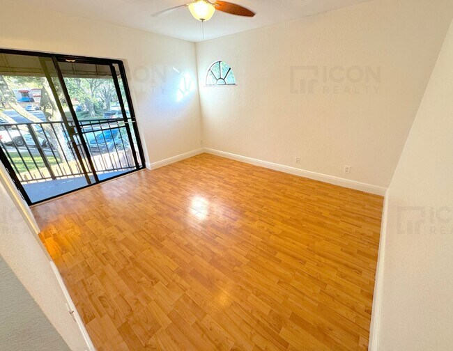 Foto del edificio - 8189 Thames Blvd