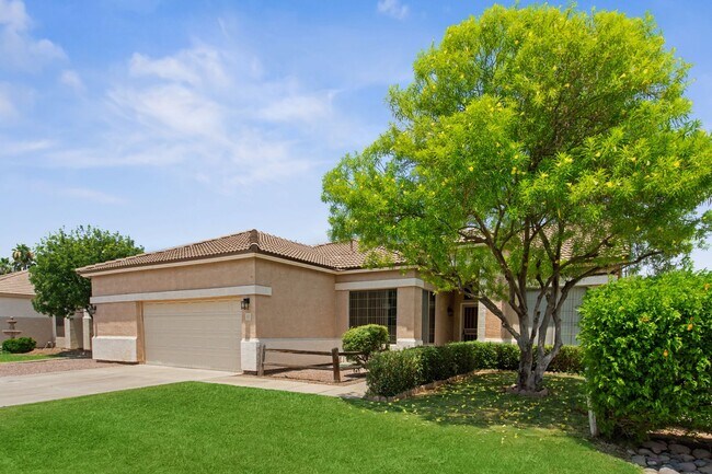 Foto del edificio - $2,500 Lovely Gilbert Rental Home With 2.5 Garage-3 bedrooms-2 Baths!