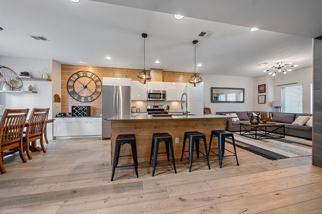Foto principal - 4525 Tennyson St