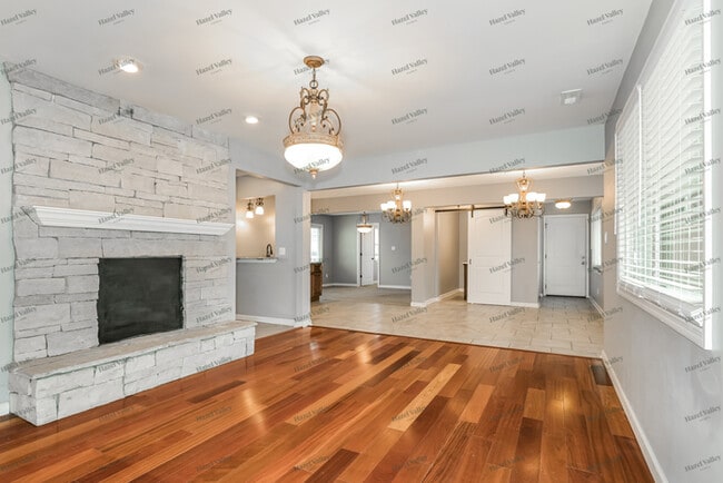 Foto del edificio - 1006 Forest Ave