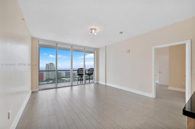 Foto del edificio - 79 SW 12th St