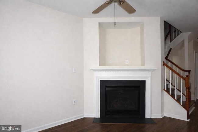 Building Photo - 5635 Sheals Ln