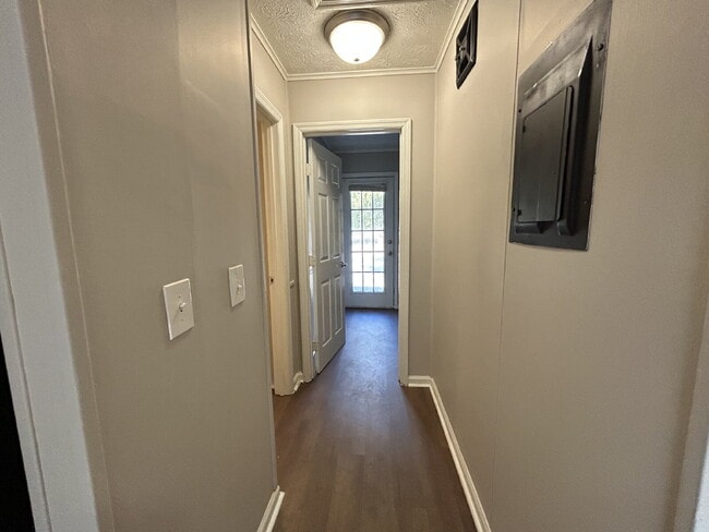 Building Photo - Apartment For Rent