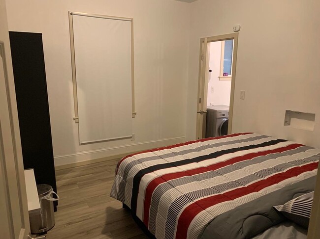 Foto del edificio - 4204 Letitia Ave S