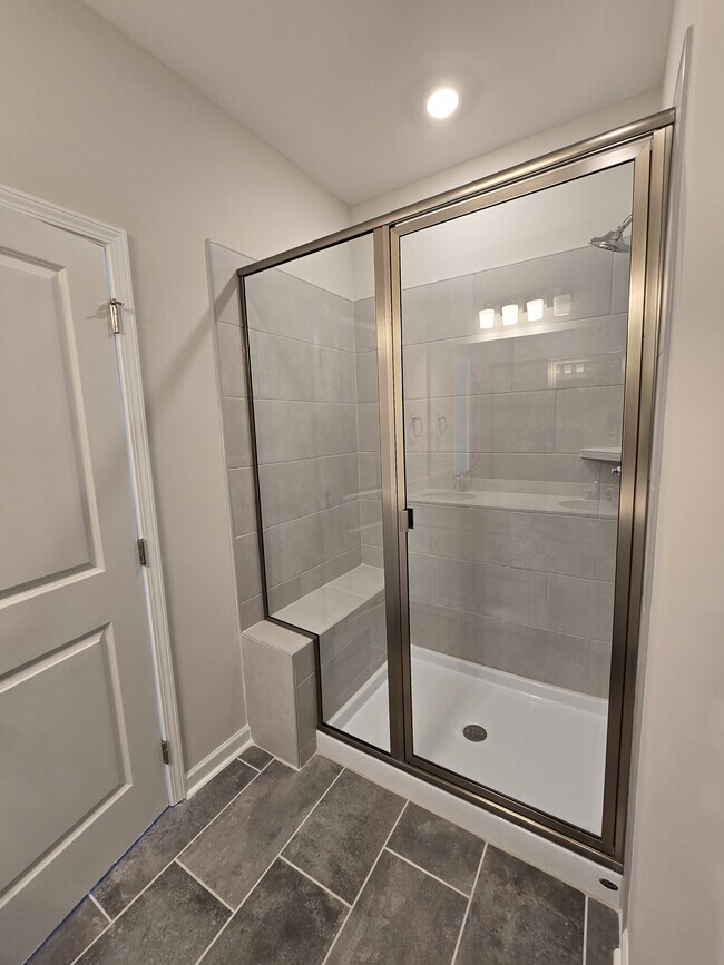 Building Photo - 5142 Pace Pk Cir