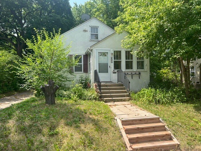 968 42nd Ave NE, Minneapolis, MN 55421 House Rental in Minneapolis