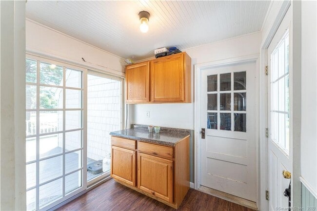 Building Photo - Cozy 3-Bedroom Single-Family Home in Groton!