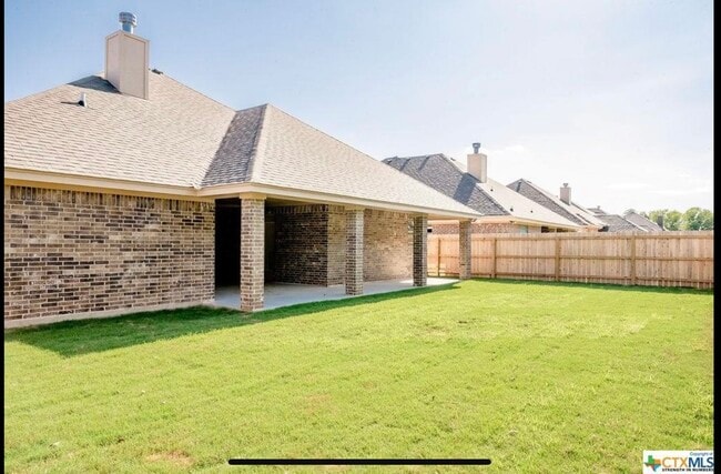 Building Photo - 2613 Crystal Ann Dr