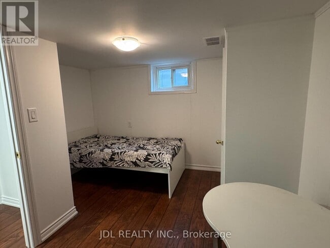 Building Photo - 47 Anndale Dr