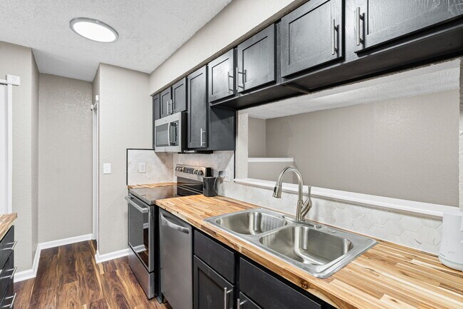 Foto del edificio - 2826 S 55th St