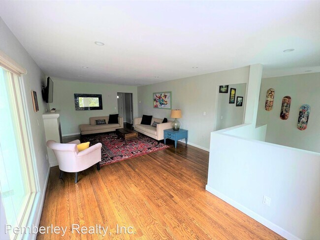 Building Photo - 4 br, 3 bath House - 4761 Lomita Dr