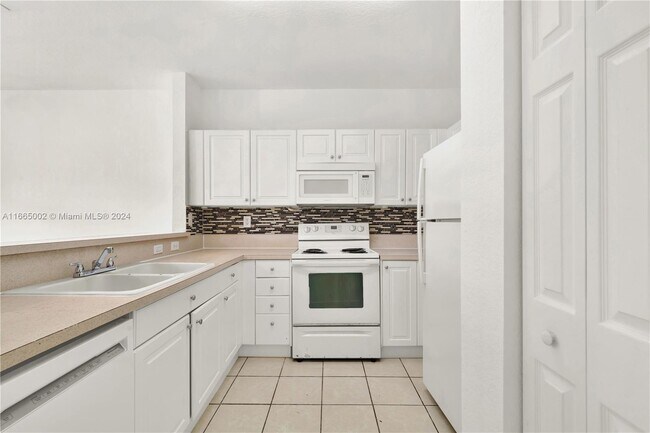 Foto del edificio - 3360 NE 14th Dr