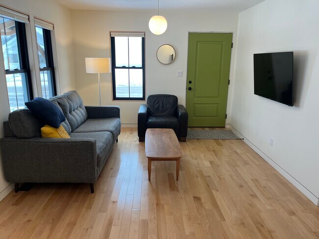 Foto del edificio - 802 Heivly St