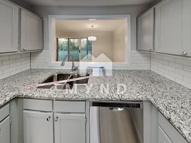 Foto del edificio - 5608 Amity Springs Dr