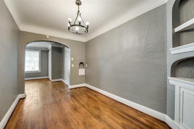 Building Photo - 3312 Daniel Ave