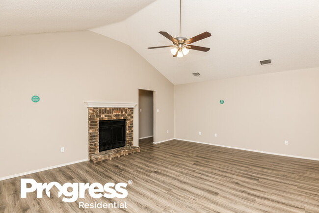 Building Photo - 1121 Cardinal Oaks Dr