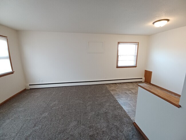 Vista desde la entrada - 4060-4100 4th St NE