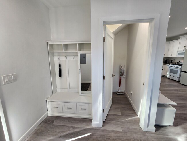 Foto del edificio - 10742 Gerald Ave