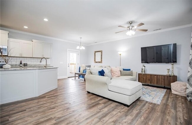 Building Photo - 43 Allendale Dr