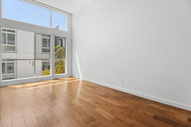 Foto del edificio - 4151 Redwood Ave