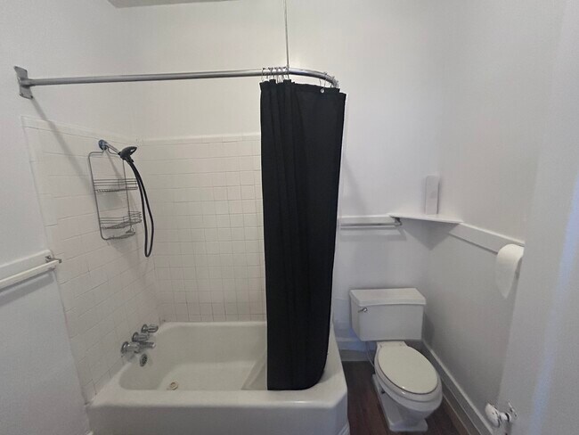 Foto del edificio - 616 E 8th St