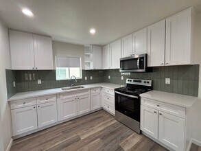 Building Photo - 5708 Wisteria Dr