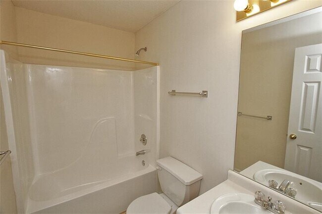 Building Photo - 2510 Fort Daniels Dr NE