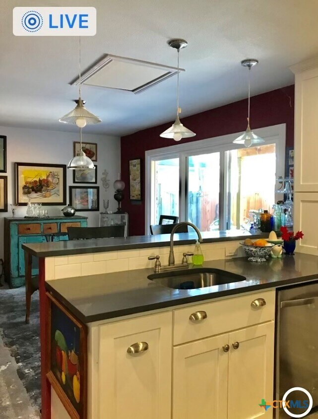 Foto del edificio - 117 E Crockett St