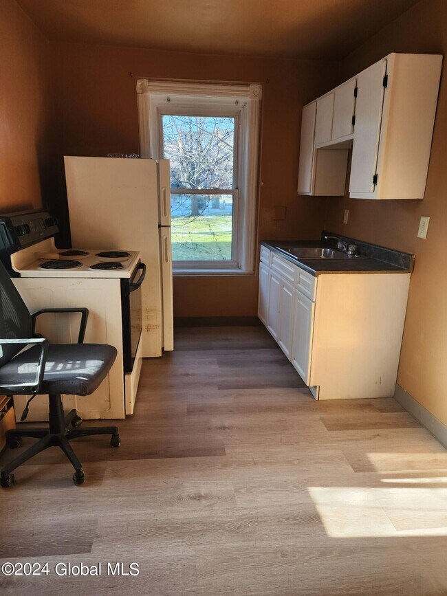 Building Photo - 149 Green St