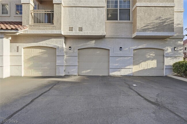 Building Photo - 8555 W Russell Rd