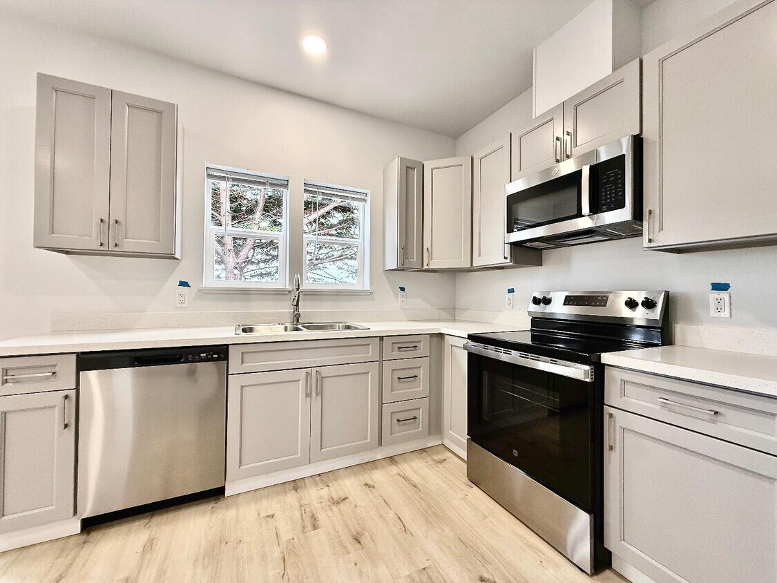 Foto principal - 2392 Karen Ct