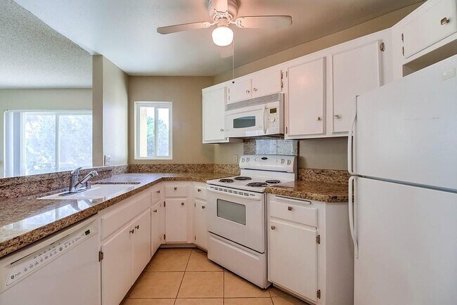 Foto del edificio - 1-Bedroom, 1-Bathroom Apartment for Rent –...