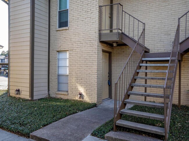 Foto del edificio - 10650 Steppington Dr