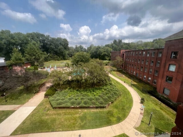 Foto del edificio - 222 Williams St E