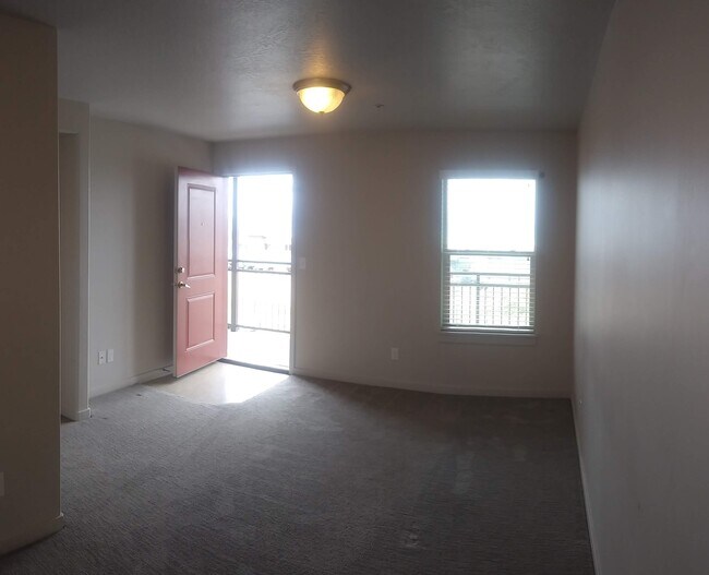 Foto del edificio - 1026 N 1090 W St