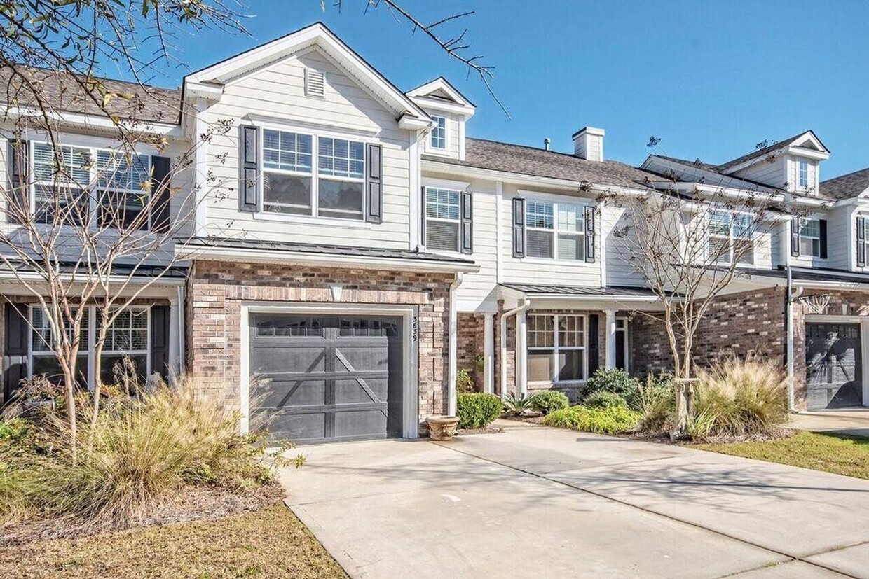 Primary Photo - Gorgeous Park West Townhome!