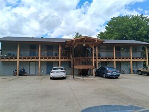 Building Photo - 969 W Holly St