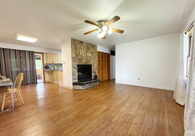 Foto del edificio - 820 Dogwood St