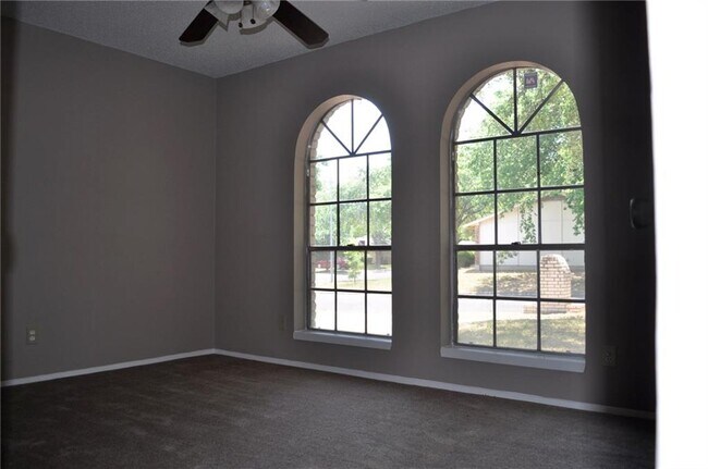 Building Photo - 1006 Warrington Dr