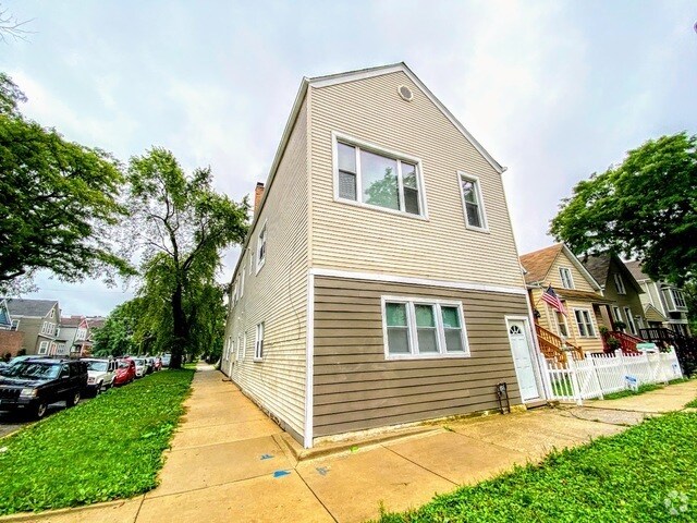 Building Photo - 3501 W Cortland St