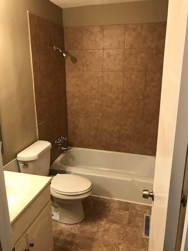 Mauldin Heights Apartments 901 N Main St Mauldin, SC