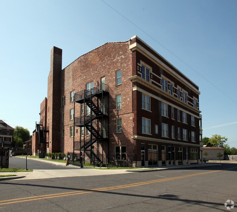 Foto del edificio - Home Harbor Hot Springs