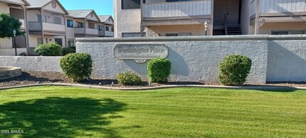 Building Photo - 616 S Hardy Dr