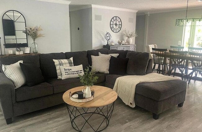 Building Photo - 3712 Lowson Blvd