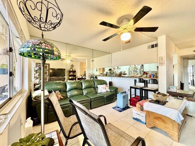 Foto del edificio - 2420 Winding Creek Blvd