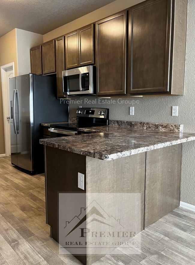 Foto del edificio - 7773 Sand Lake Heights