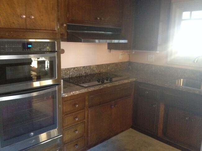 Foto del edificio - 15761 Belfast Ln