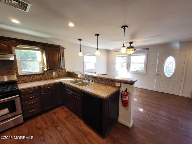 Foto del edificio - 5 Holden St