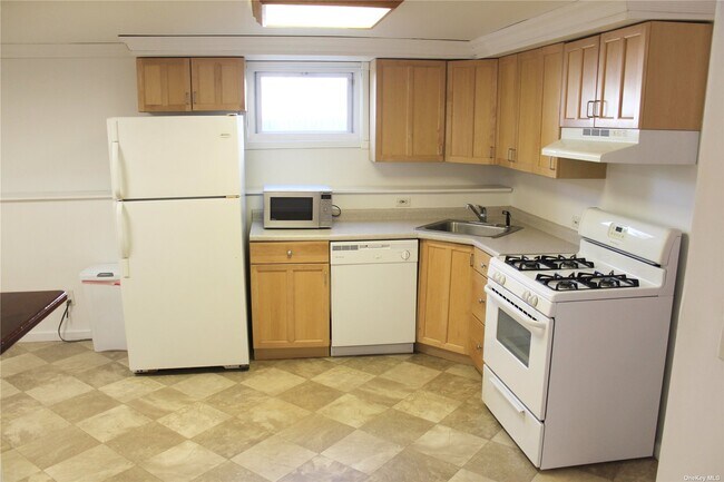 Foto del edificio - 373 Chelsea Ave
