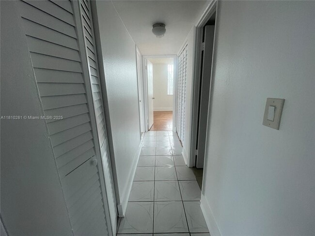 Building Photo - 492 NW 165th St